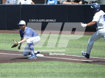Thumbnail 1 in Corsicana vs. Midlothian (UIL 5A Regional Final) photogallery.