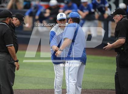 Thumbnail 1 in Corsicana vs. Midlothian (UIL 5A Regional Final) photogallery.