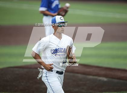 Thumbnail 1 in Corsicana vs. Midlothian (UIL 5A Regional Final) photogallery.