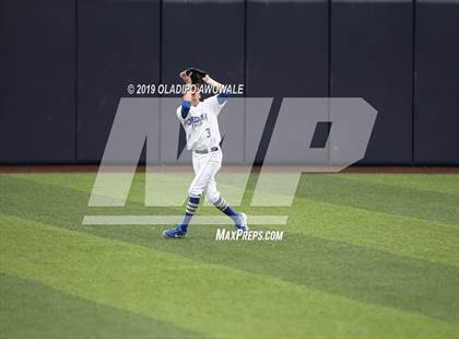 Thumbnail 1 in Corsicana vs. Midlothian (UIL 5A Regional Final) photogallery.