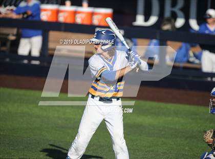 Thumbnail 1 in Corsicana vs. Midlothian (UIL 5A Regional Final) photogallery.