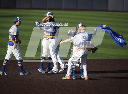 Thumbnail 3 in Corsicana vs. Midlothian (UIL 5A Regional Final) photogallery.