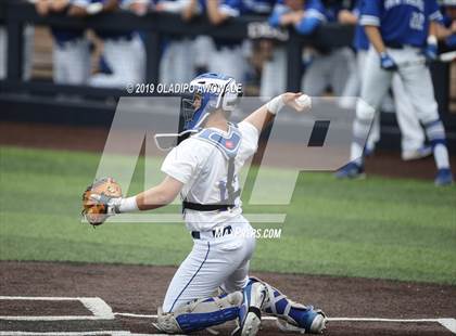 Thumbnail 1 in Corsicana vs. Midlothian (UIL 5A Regional Final) photogallery.