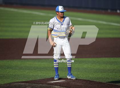 Thumbnail 1 in Corsicana vs. Midlothian (UIL 5A Regional Final) photogallery.