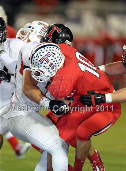 Thumbnail 2 in Tesoro vs. San Clemente (CIF SS Playoffs) photogallery.