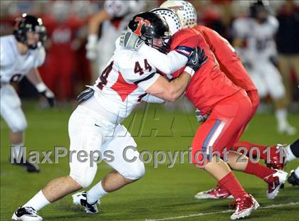 Thumbnail 2 in Tesoro vs. San Clemente (CIF SS Playoffs) photogallery.