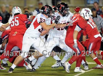 Thumbnail 2 in Tesoro vs. San Clemente (CIF SS Playoffs) photogallery.