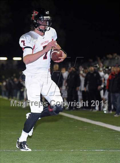 Thumbnail 2 in Tesoro vs. San Clemente (CIF SS Playoffs) photogallery.