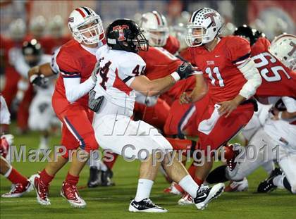 Thumbnail 2 in Tesoro vs. San Clemente (CIF SS Playoffs) photogallery.