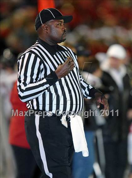 Thumbnail 3 in Tesoro vs. San Clemente (CIF SS Playoffs) photogallery.