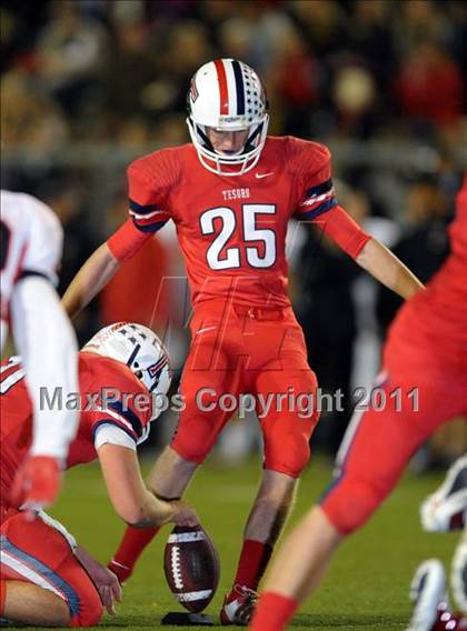 Thumbnail 1 in Tesoro vs. San Clemente (CIF SS Playoffs) photogallery.