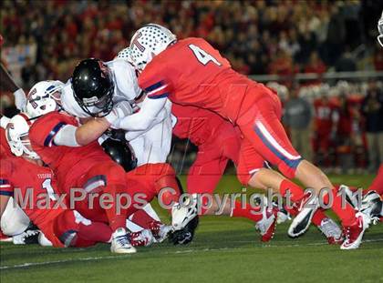 Thumbnail 3 in Tesoro vs. San Clemente (CIF SS Playoffs) photogallery.