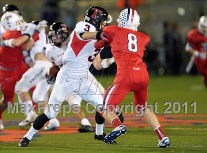 Thumbnail 3 in Tesoro vs. San Clemente (CIF SS Playoffs) photogallery.