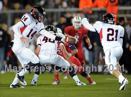 Thumbnail 2 in Tesoro vs. San Clemente (CIF SS Playoffs) photogallery.