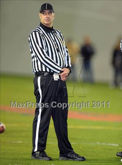 Thumbnail 3 in Tesoro vs. San Clemente (CIF SS Playoffs) photogallery.