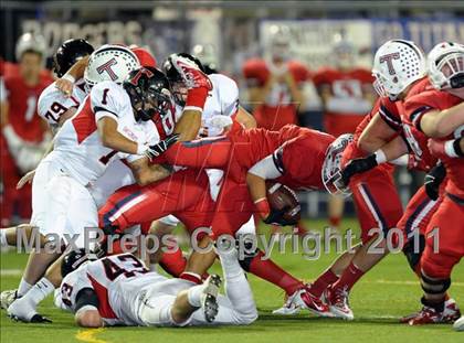 Thumbnail 1 in Tesoro vs. San Clemente (CIF SS Playoffs) photogallery.