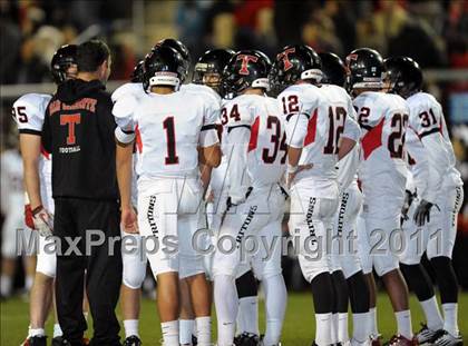Thumbnail 2 in Tesoro vs. San Clemente (CIF SS Playoffs) photogallery.