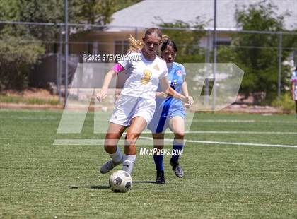 Thumbnail 2 in Winslow vs Camp Verde (Longhorn Invitational) photogallery.