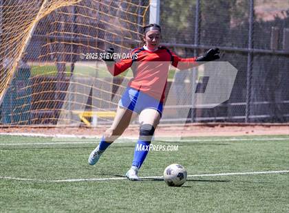Thumbnail 2 in Winslow vs Camp Verde (Longhorn Invitational) photogallery.