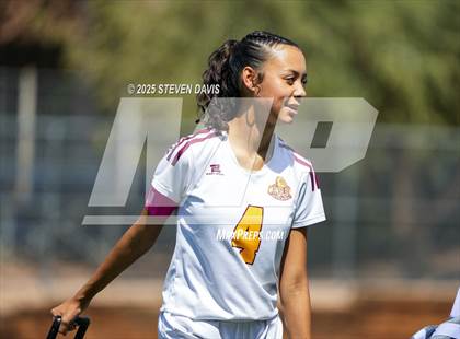 Thumbnail 2 in Winslow vs Camp Verde (Longhorn Invitational) photogallery.