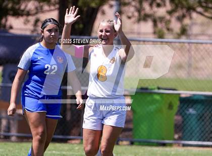 Thumbnail 2 in Winslow vs Camp Verde (Longhorn Invitational) photogallery.