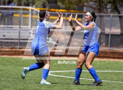 Thumbnail 2 in Winslow vs Camp Verde (Longhorn Invitational) photogallery.