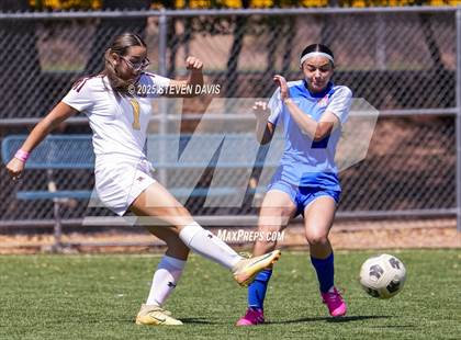 Thumbnail 1 in Winslow vs Camp Verde (Longhorn Invitational) photogallery.