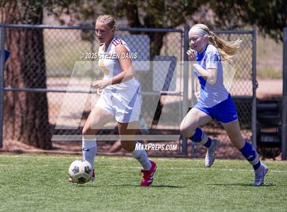 Thumbnail 2 in Winslow vs Camp Verde (Longhorn Invitational) photogallery.