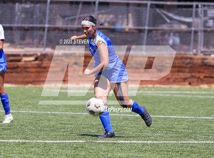 Thumbnail 3 in Winslow vs Camp Verde (Longhorn Invitational) photogallery.