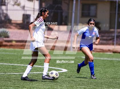 Thumbnail 2 in Winslow vs Camp Verde (Longhorn Invitational) photogallery.