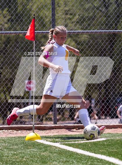 Thumbnail 3 in Winslow vs Camp Verde (Longhorn Invitational) photogallery.