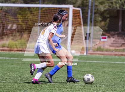 Thumbnail 1 in Winslow vs Camp Verde (Longhorn Invitational) photogallery.