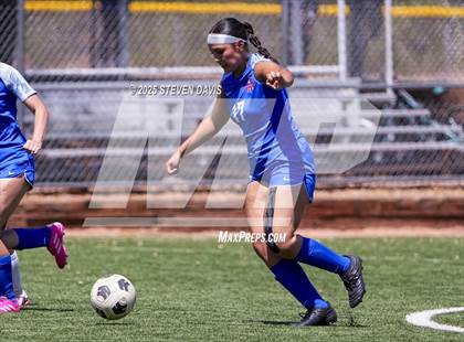 Thumbnail 3 in Winslow vs Camp Verde (Longhorn Invitational) photogallery.