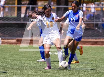 Thumbnail 2 in Winslow vs Camp Verde (Longhorn Invitational) photogallery.