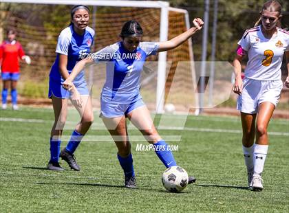 Thumbnail 3 in Winslow vs Camp Verde (Longhorn Invitational) photogallery.