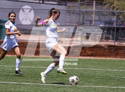 Thumbnail 3 in Winslow vs Camp Verde (Longhorn Invitational) photogallery.