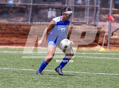 Thumbnail 2 in Winslow vs Camp Verde (Longhorn Invitational) photogallery.