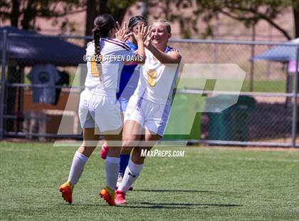 Thumbnail 3 in Winslow vs Camp Verde (Longhorn Invitational) photogallery.