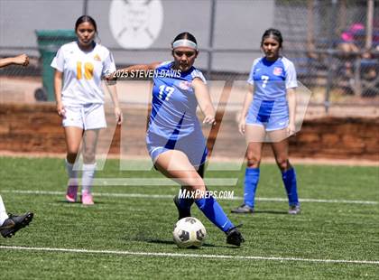 Thumbnail 2 in Winslow vs Camp Verde (Longhorn Invitational) photogallery.