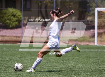Thumbnail 1 in Winslow vs Camp Verde (Longhorn Invitational) photogallery.