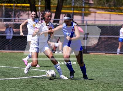Thumbnail 3 in Winslow vs Camp Verde (Longhorn Invitational) photogallery.