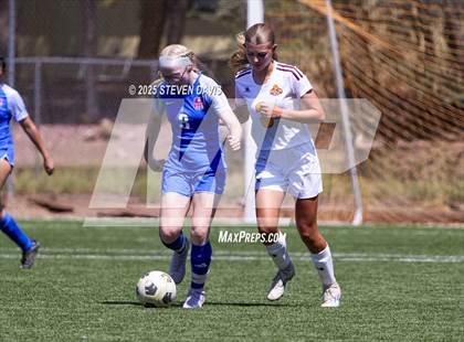 Thumbnail 2 in Winslow vs Camp Verde (Longhorn Invitational) photogallery.