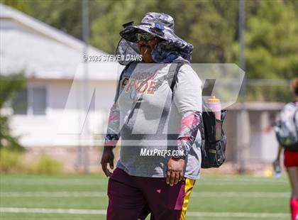 Thumbnail 1 in Winslow vs Camp Verde (Longhorn Invitational) photogallery.