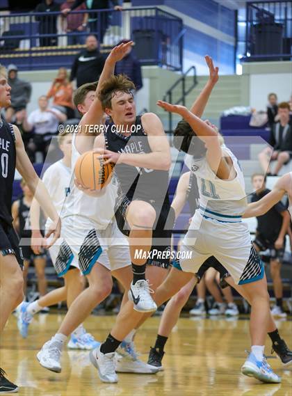 Thumbnail 3 in Maple Mountain vs. Farmington (Charger Tournament of Champions) photogallery.
