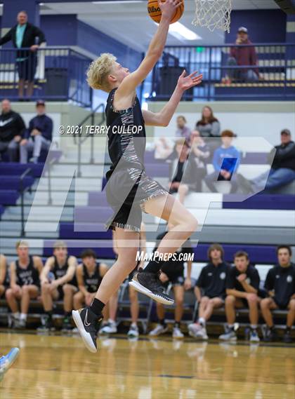 Thumbnail 2 in Maple Mountain vs. Farmington (Charger Tournament of Champions) photogallery.