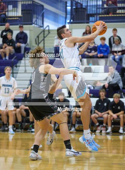 Thumbnail 3 in Maple Mountain vs. Farmington (Charger Tournament of Champions) photogallery.