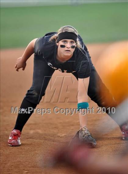 Thumbnail 2 in Ayala vs. Warren (CIF SS D3 Final) photogallery.