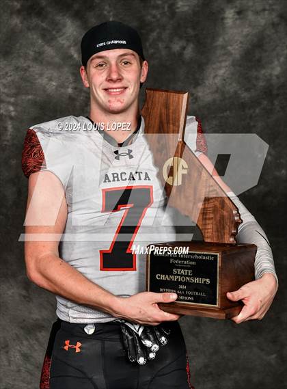 Thumbnail 1 in Arcata (CIF State DIV 6AA Championship Trophy Award Photos) photogallery.