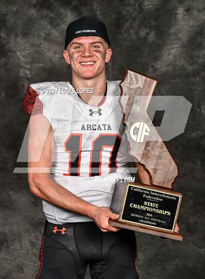 Thumbnail 2 in Arcata (CIF State DIV 6AA Championship Trophy Award Photos) photogallery.