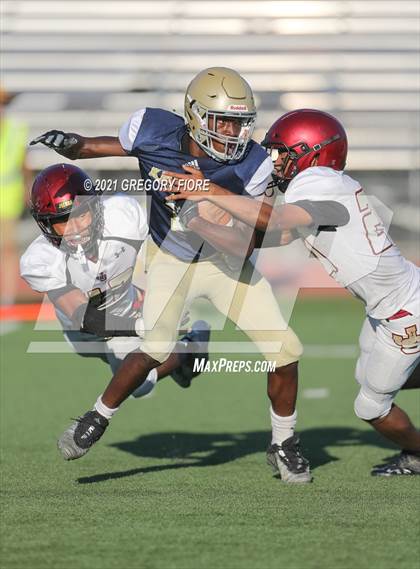 Thumbnail 2 in JV: JSerra Catholic @ Notre Dame (SO) photogallery.